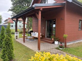 Dom Wakacyjny Kropla Bałtyku w Darłówku z Ogrodem by Noclegi Renters - Darłowo - 9