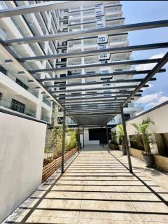 serenity heights apartment with swimming pool ample parking space child play area and amazing scenic views - Nairobi - 1