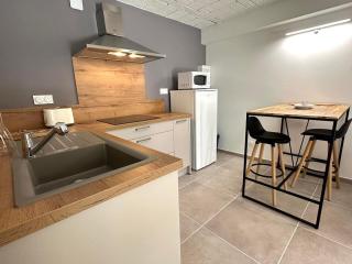 Nice App Private Parking, Garden, Furnished Terrace - 2