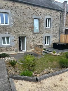 maison bord de Rance et jacuzzi - 8