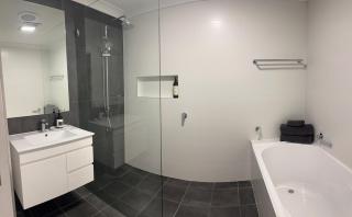 Tranquil home set amongst trees, close to beaches - Kincumber - 6