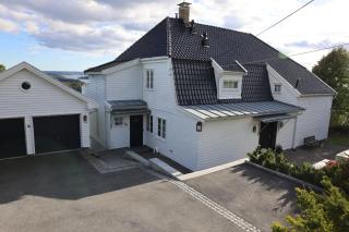 Big villa with panoramic views, terrace, pool, close to Oslo - Sandvika - 8