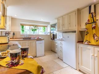3 Bed in Bath SKN21 - Wellow - 3