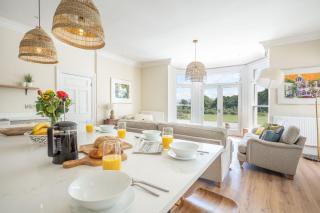 Country Retreat Sleeping 15 - Bron Menai - Newborough - 9