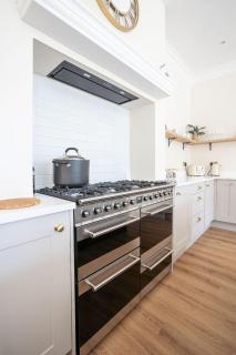 Country Retreat Sleeping 15 - Bron Menai - Newborough - 5