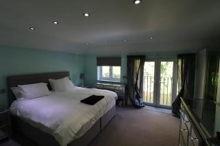 Spacious 4-Bedroom House in Winkfield - Windsor - 6