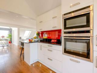 4 Bed in New Romney 88208 - Greatstone - 1