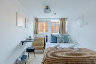 Beautifully Refurbished 4BD Flat by King's Cross - London - 4