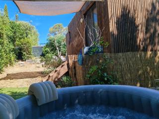 Joli studio climatisé avec jacuzzi privé et entrée indépendante - Fréjus - 0
