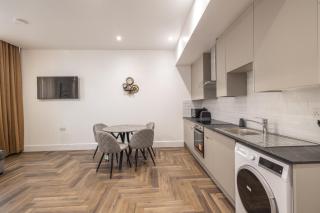 Luxury City Retreat Perfect for Business & Families & Free Gym By The Pocklington - The New Walk Suite - Leicester - 4