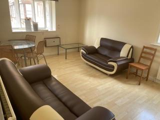 2 bed flat - TW7 4NH - Moffat - 0