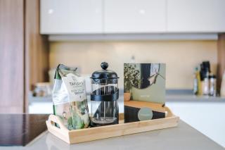 Spacious 5 Bedroom House with 7 Actual Beds Sleeps 9 by PureStay - Manchester - 6