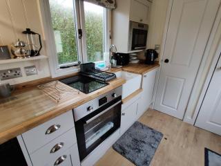 Duck House - 1 Bed Shepherds Hut - Gower - Swansea - 6