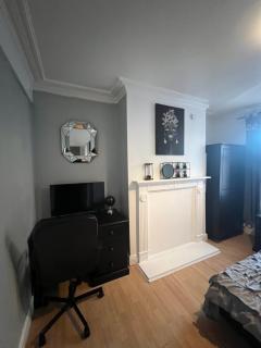 room near Luton center - Luton - 7