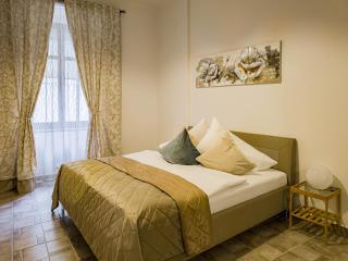 Quiet Central Station Apartments - 3