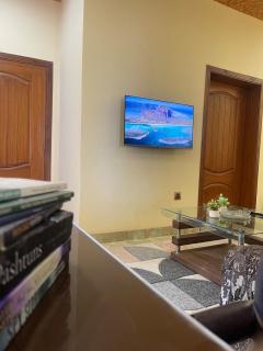 Relaxing Balcony Retreat in a Calm Neighborhood with Self Check In - Multan - 9
