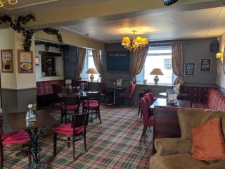 The Queens Head - - 7