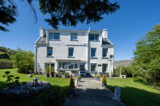 Two Harbours Guest House - - 6