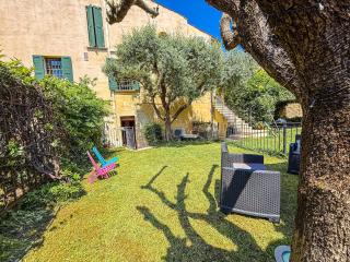 Roman Theatre private garden and free parking - 9