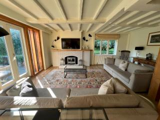Pass the Keys Fabulous Country Estate Private Cinema Quiet Area - Reading - 8