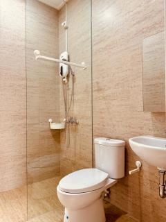 Cozy 2BR Bintaro Townhouse with Netflix - South Tangerang - 2