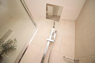 Casa 4 - 2 BR Apartment with Balcony and Parking - Cardiff - 2
