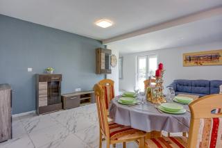 Cozy Holiday Home With Pool - Happy Rentals - Fažana - 5