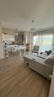 Lake View House - - 4