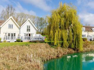 3 Bed in Cirencester HIC02 - South Cerney - 0