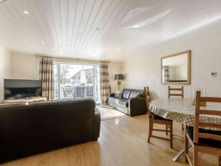 3 Bed in Cirencester HIC02 - South Cerney - 5