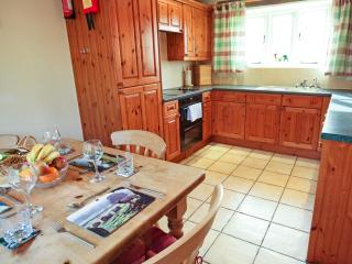 2 Bed in Cirencester CC094 - - 4