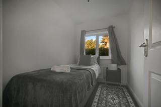 4Bed House MK - Simpson - 7