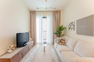 Smart Home 1BR with Pool and City View in JVC by Bhavan Vacation Homes - 3