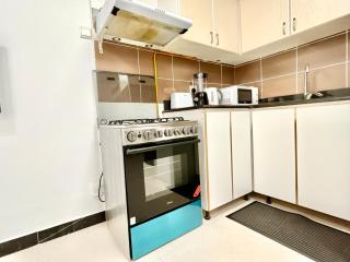 Homes2Retreat - Modern Studio with Balcony in JVT - 3