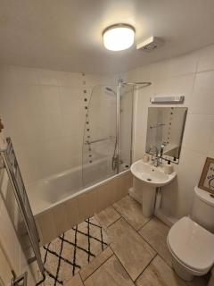 1 Shoreline - St Ives - Sleeps 4 - Parking - St Ives - 2