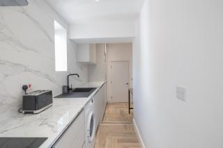 Boutique City Centre Balcony Suite Perfect For Couples & Businesses With Free Gym By The Pocklington - Richard III Suite - Leicester - 5