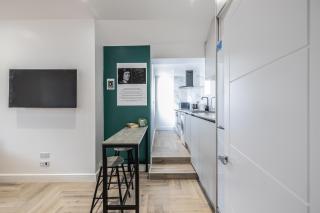 Boutique City Centre Balcony Suite Perfect For Couples & Businesses With Free Gym By The Pocklington - Richard III Suite - Leicester - 7
