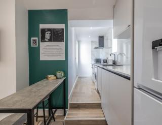 Boutique City Centre Balcony Suite Perfect For Couples & Businesses With Free Gym By The Pocklington - Richard III Suite - Leicester - 6