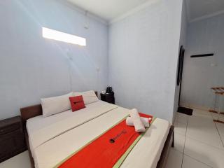 RedDoorz Syariah at Hotel Adi Sederhana near Stasiun Jatibarang - Sleman - 0