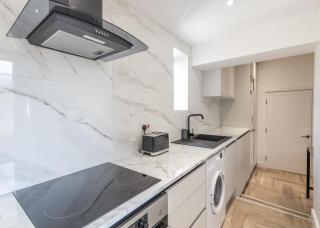 Boutique City Centre Balcony Suite Perfect For Couples & Businesses With Free Gym By The Pocklington - Richard III Suite - Leicester - 4