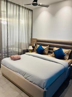 Eden Suite - 30th floor - Noida - 7
