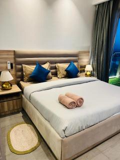 Eden Suite - 30th floor - Noida - 1