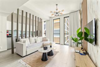 Stylish 1BR in Production City with pool and gym - 0