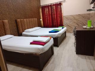 Hotel Rajniwash Stay Palace Near Railway Station - Bhubaneshwar - 2