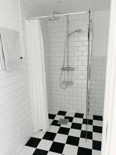Adas Hotell - 6
