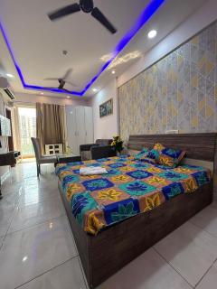 Zoom The Luxury Studio - Noida - 0