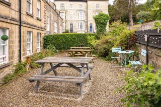 THE BOLT HOLE town centre, dog friendly - 1