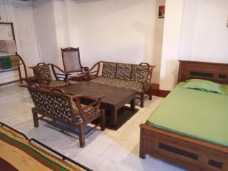 Beehive Family Rooms - Colombo - 8