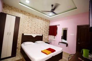 Hotel Rajniwash Stay Palace Near Railway Station - Bhubaneshwar - 0