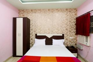 Hotel Rajniwash Stay Palace Near Railway Station - Bhubaneshwar - 1